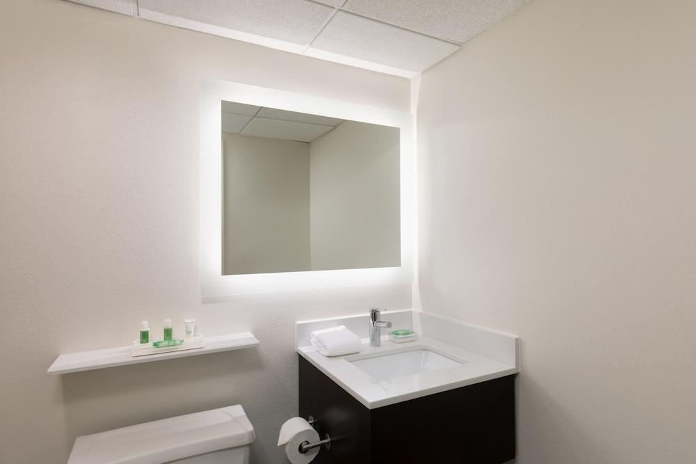 Holiday Inn Clark - Newark By Ihg Екстер'єр фото